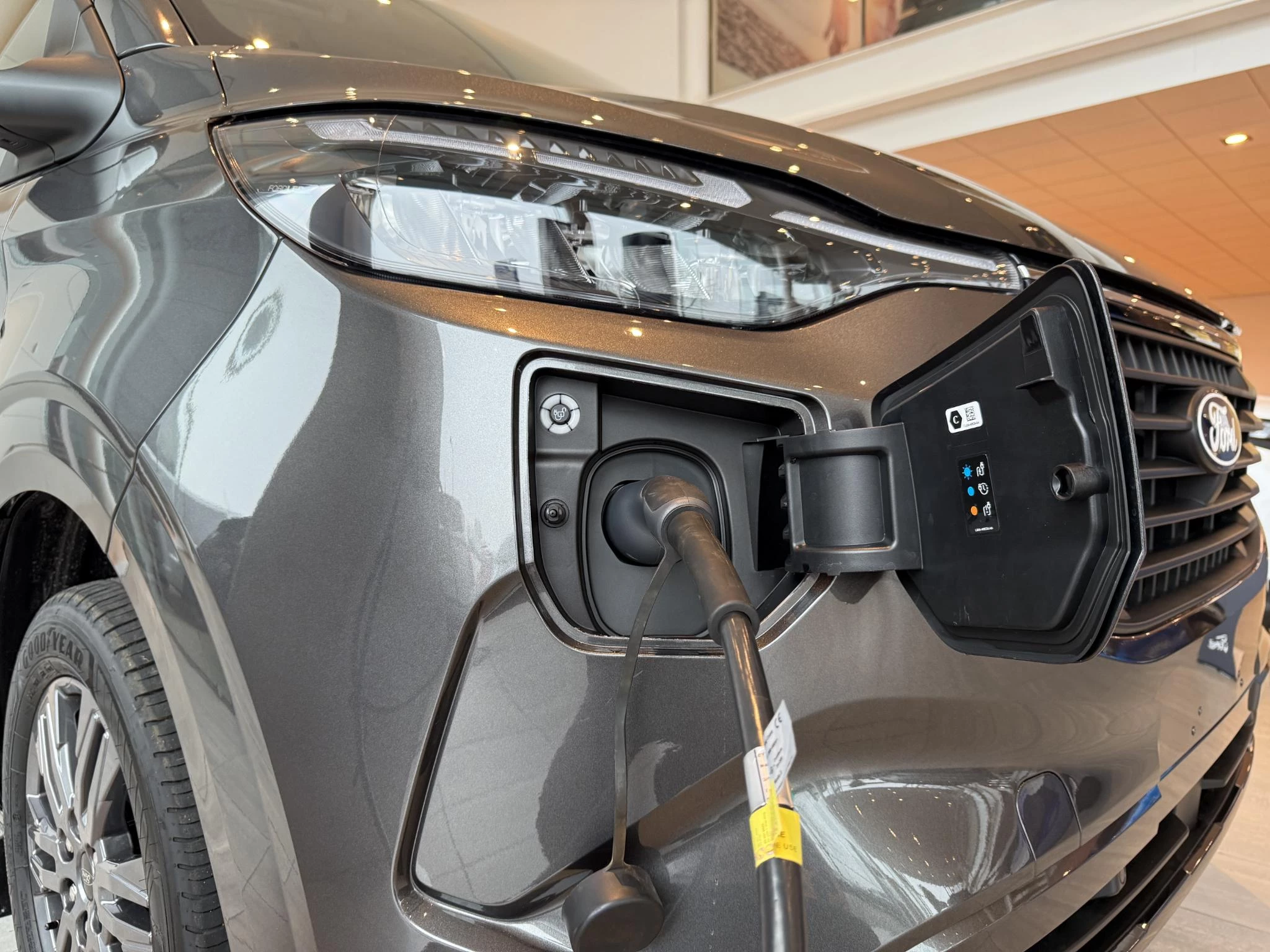 Ford-Transit Custom-image-5