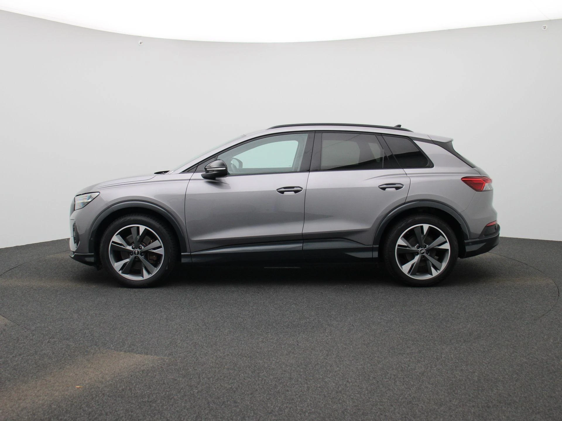 Audi-Q4 e-tron-image-3