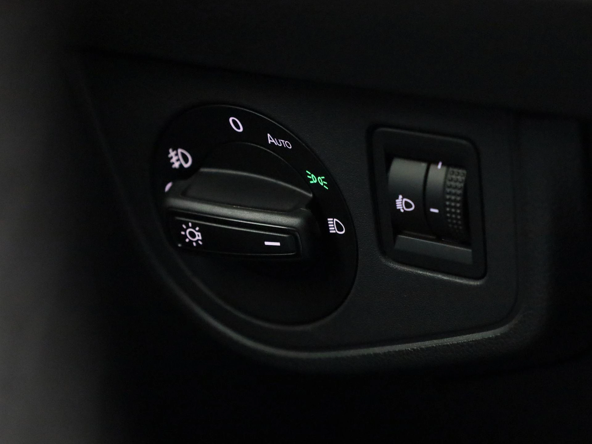 Volkswagen-Polo-image-27