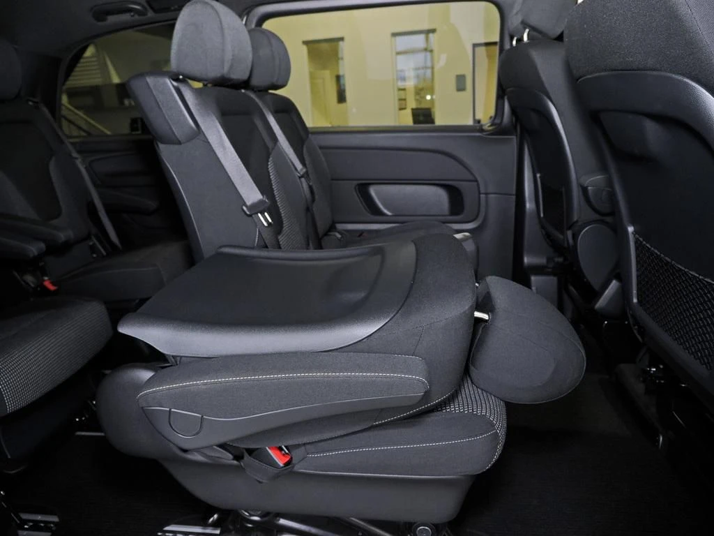 Mercedes-Benz-V-Klasse 220-image-15