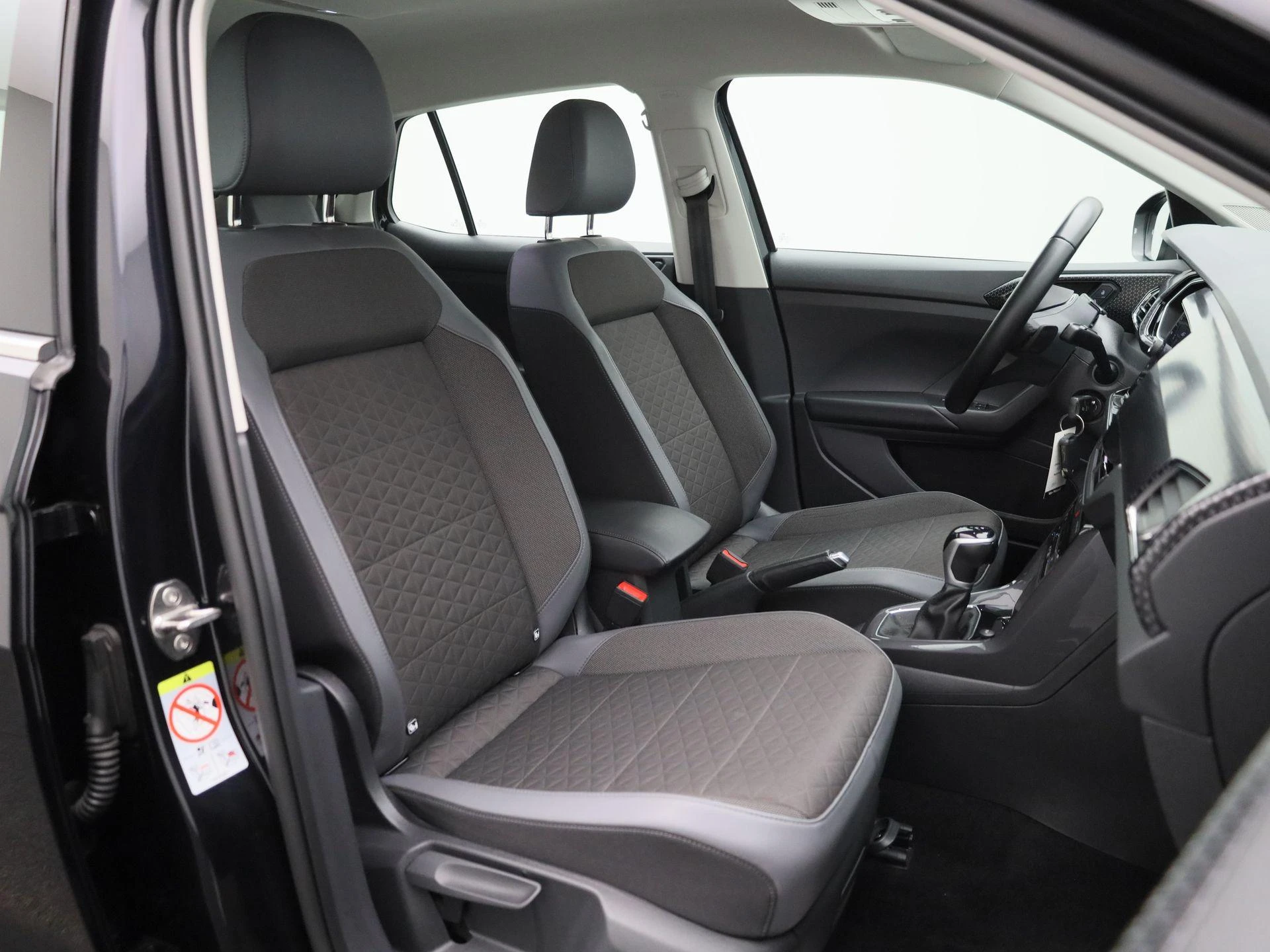 Volkswagen-T-Cross-image-27
