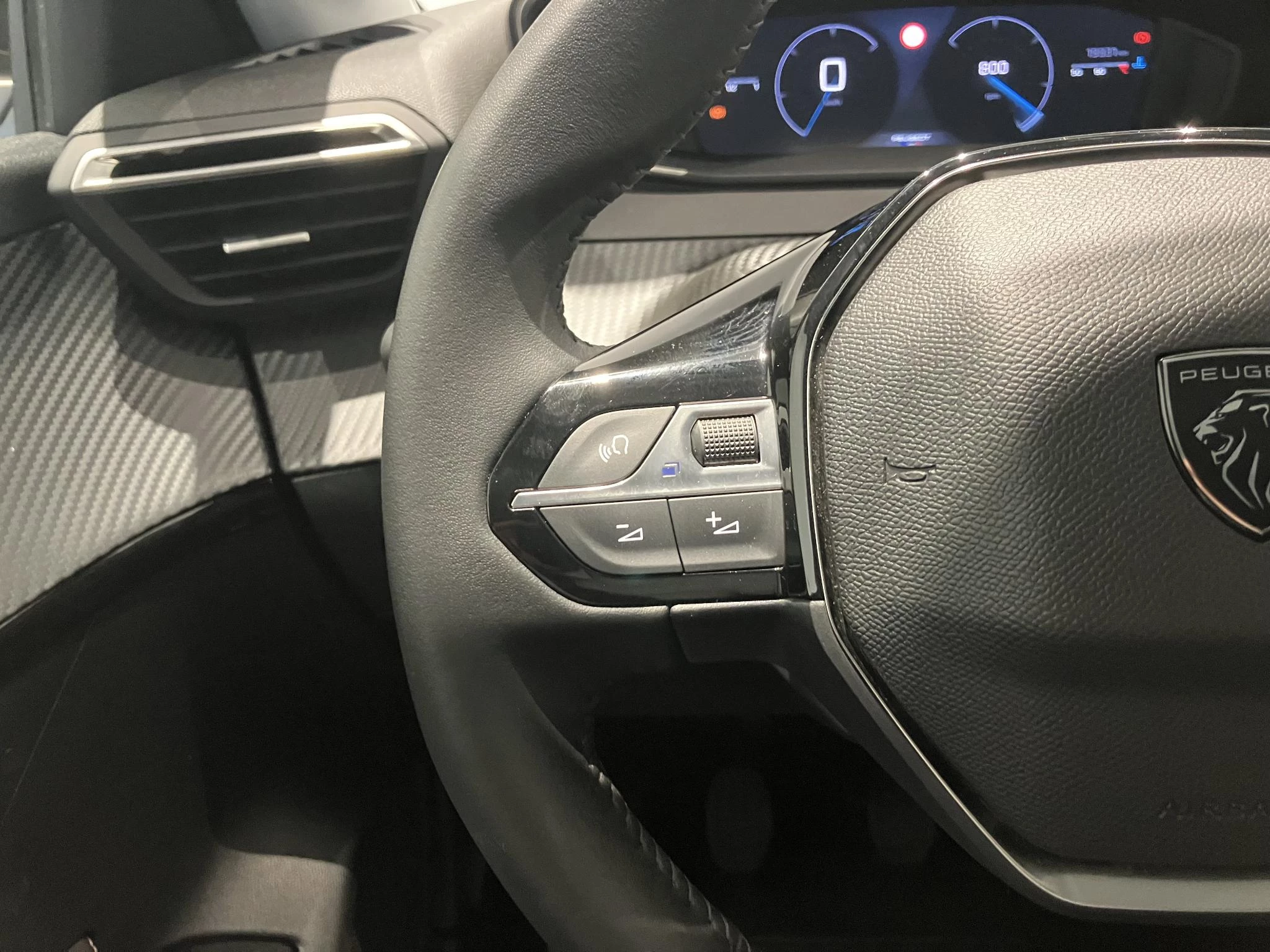Peugeot-208-image-16