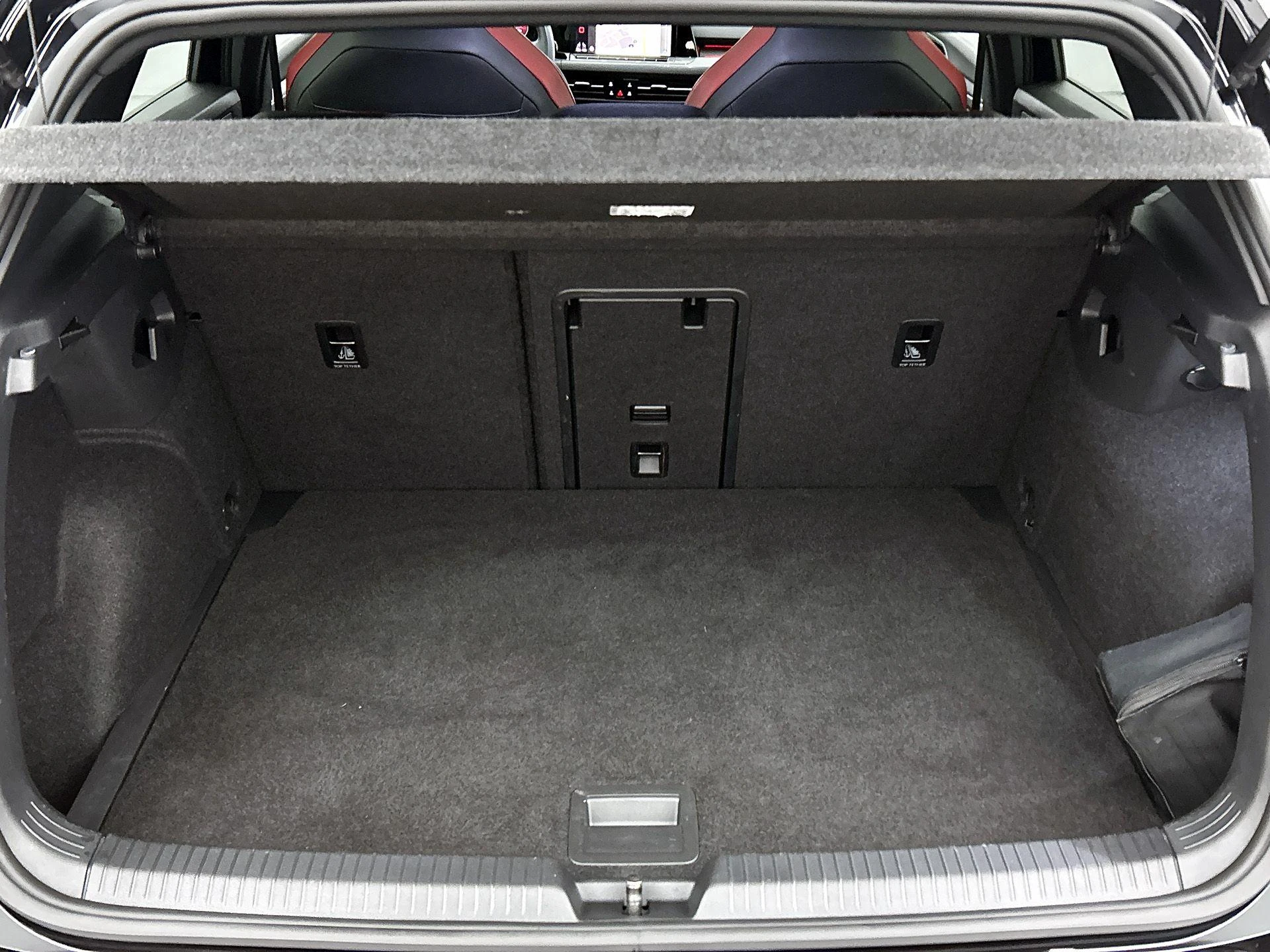 Volkswagen-Golf-image-34