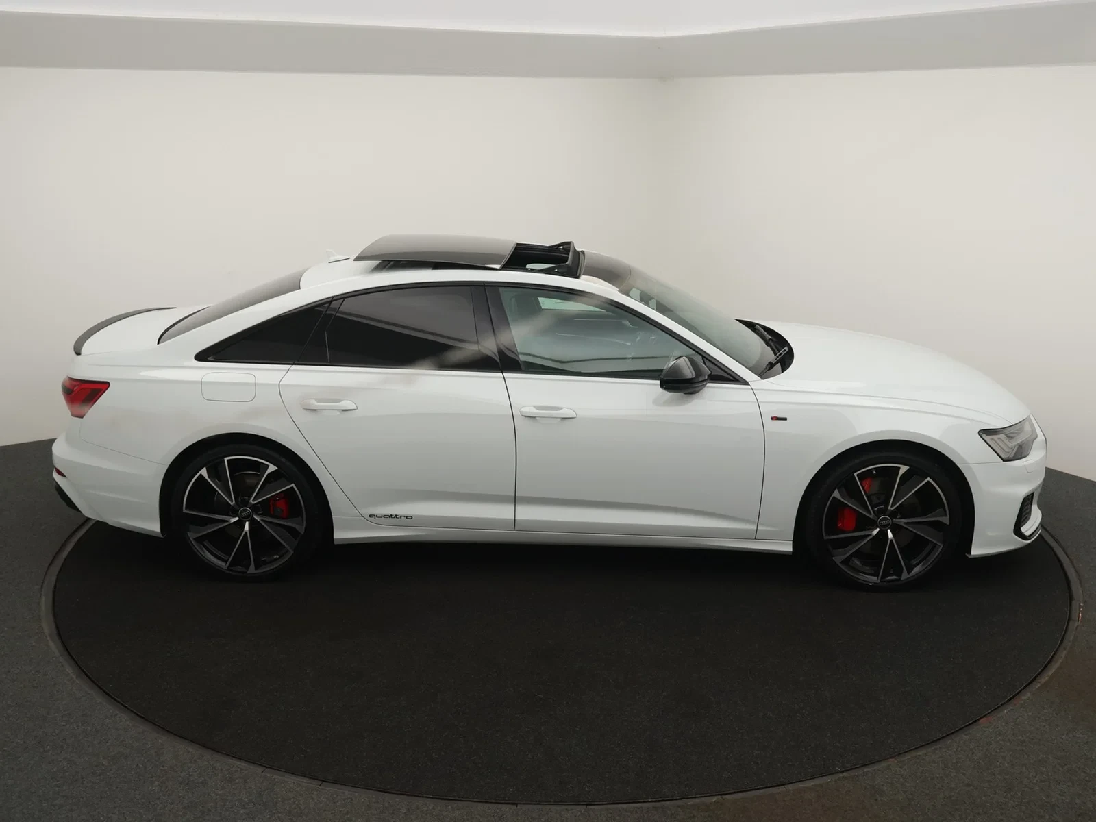 Audi A6 PHEV Audi A6 Competition 55TFSIe QUATTRO 367PK *AUTOMAAT*3X-S LINE*PANODAK*LEDER*CAMERA*CRUISE*PDC*NAVI*APP-CONNECT*...*