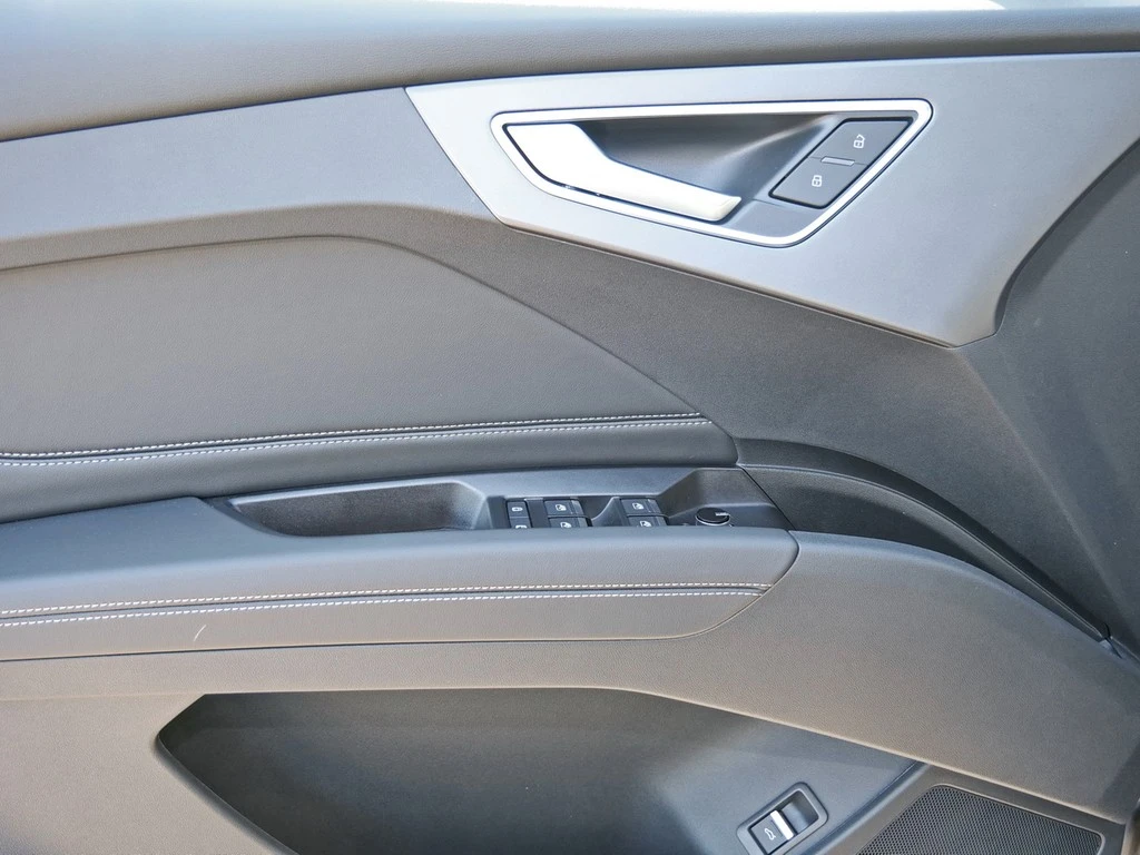 Audi-Q4 e-tron-image-14