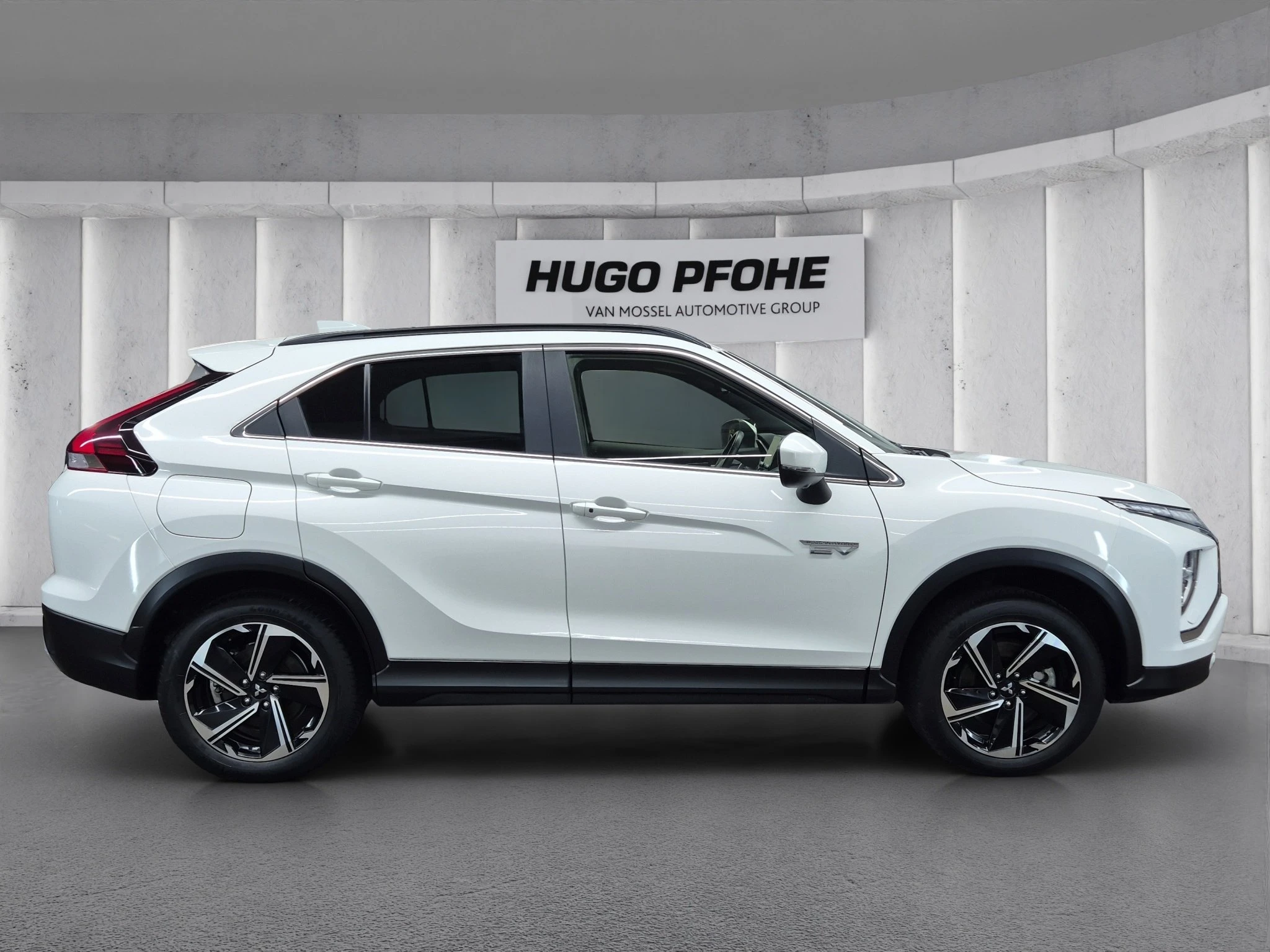 Mitsubishi Eclipse Cross 2.4 MIVEC Eclipse Cross Hybrid INTRO