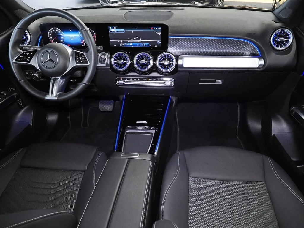 Mercedes-Benz-GLB 200 d-image-13