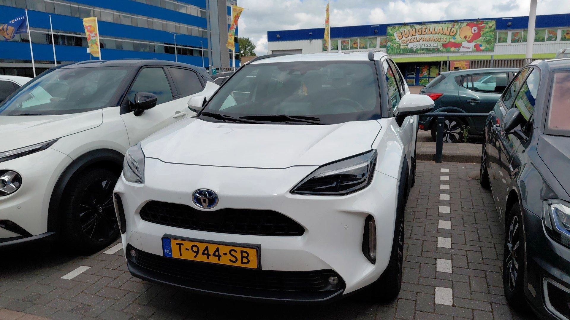 Toyota-Yaris Cross-image-2