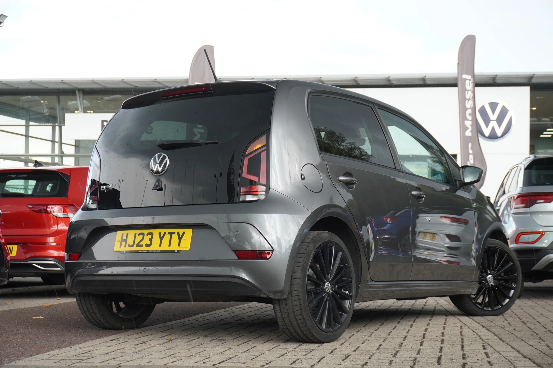 Volkswagen-up!-image-15