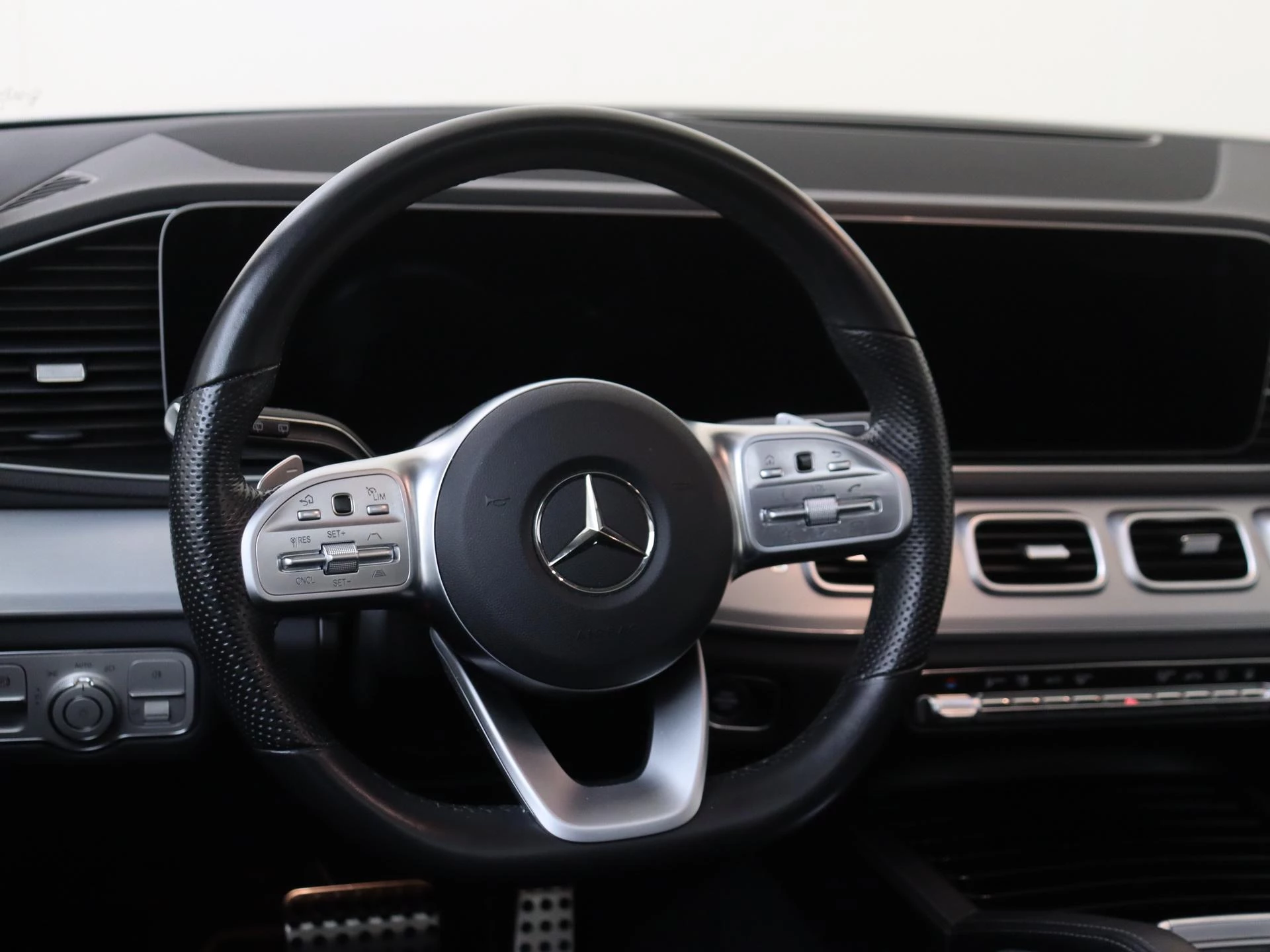 Mercedes-Benz-GLE-image-9