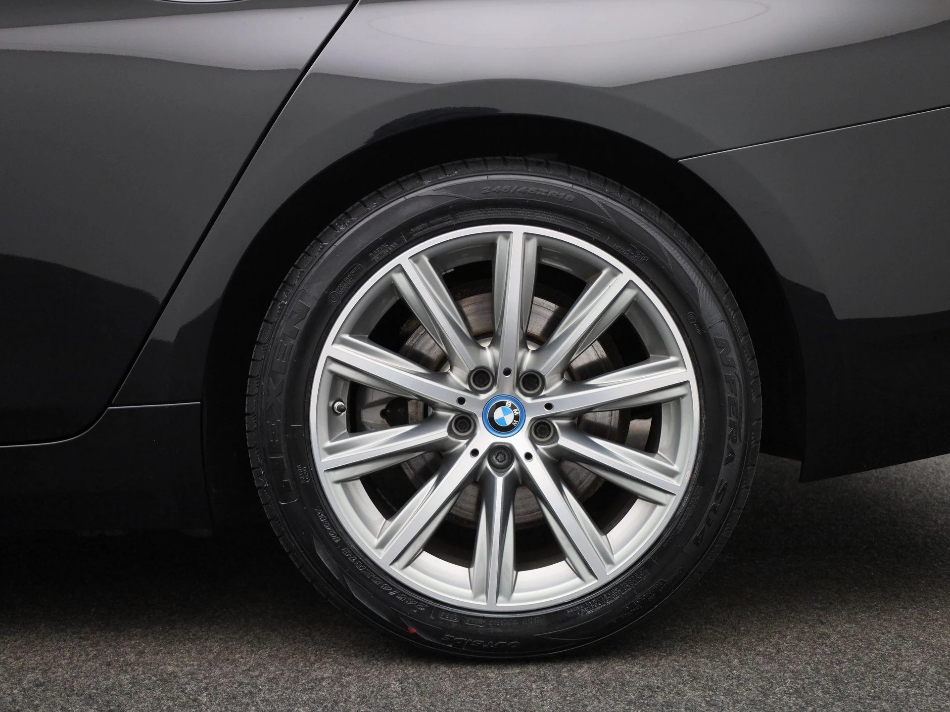 BMW-5 Serie-image-12