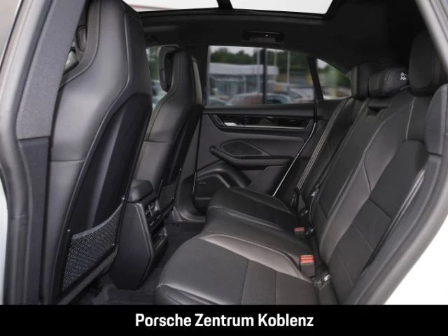 Porsche Macan -