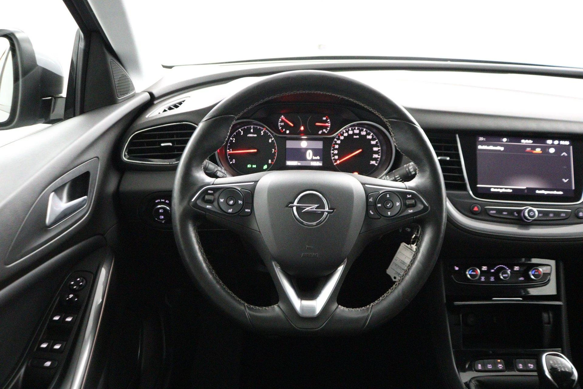 Opel-Grandland X-image-58