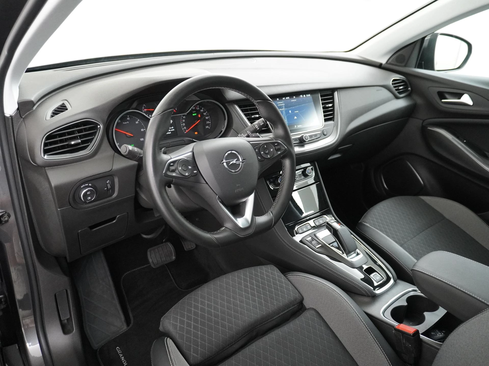 Opel-Grandland X-image-12