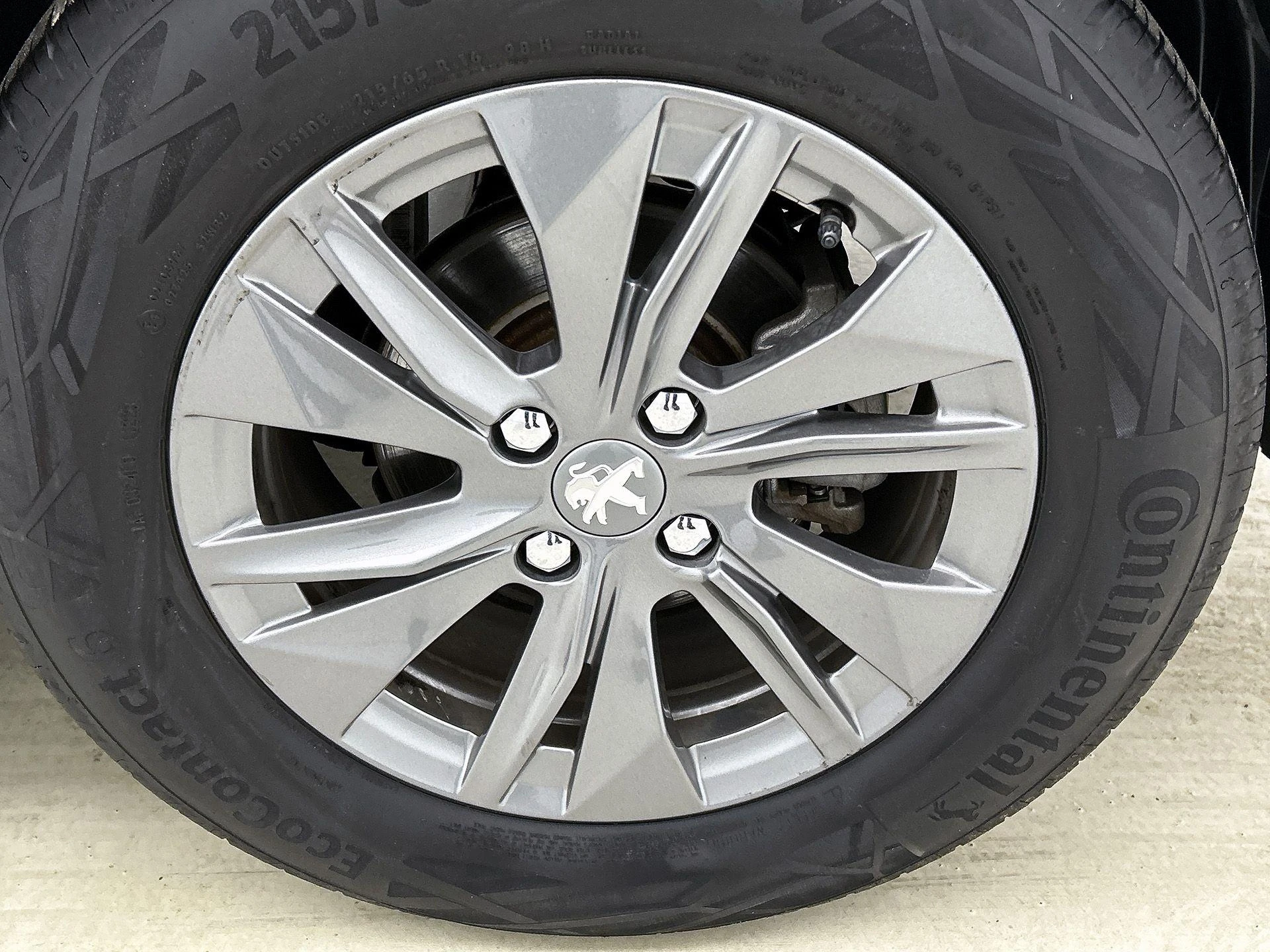 Peugeot-e-2008-image-30