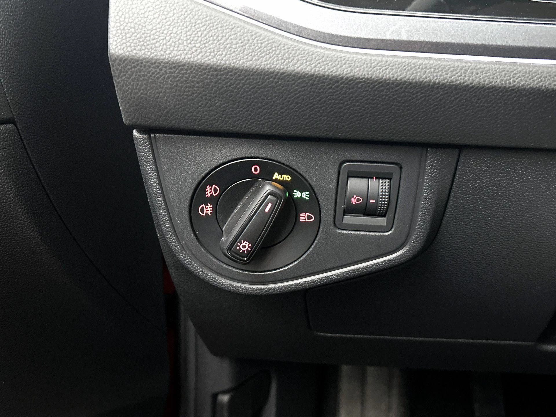 Volkswagen-Polo-image-18