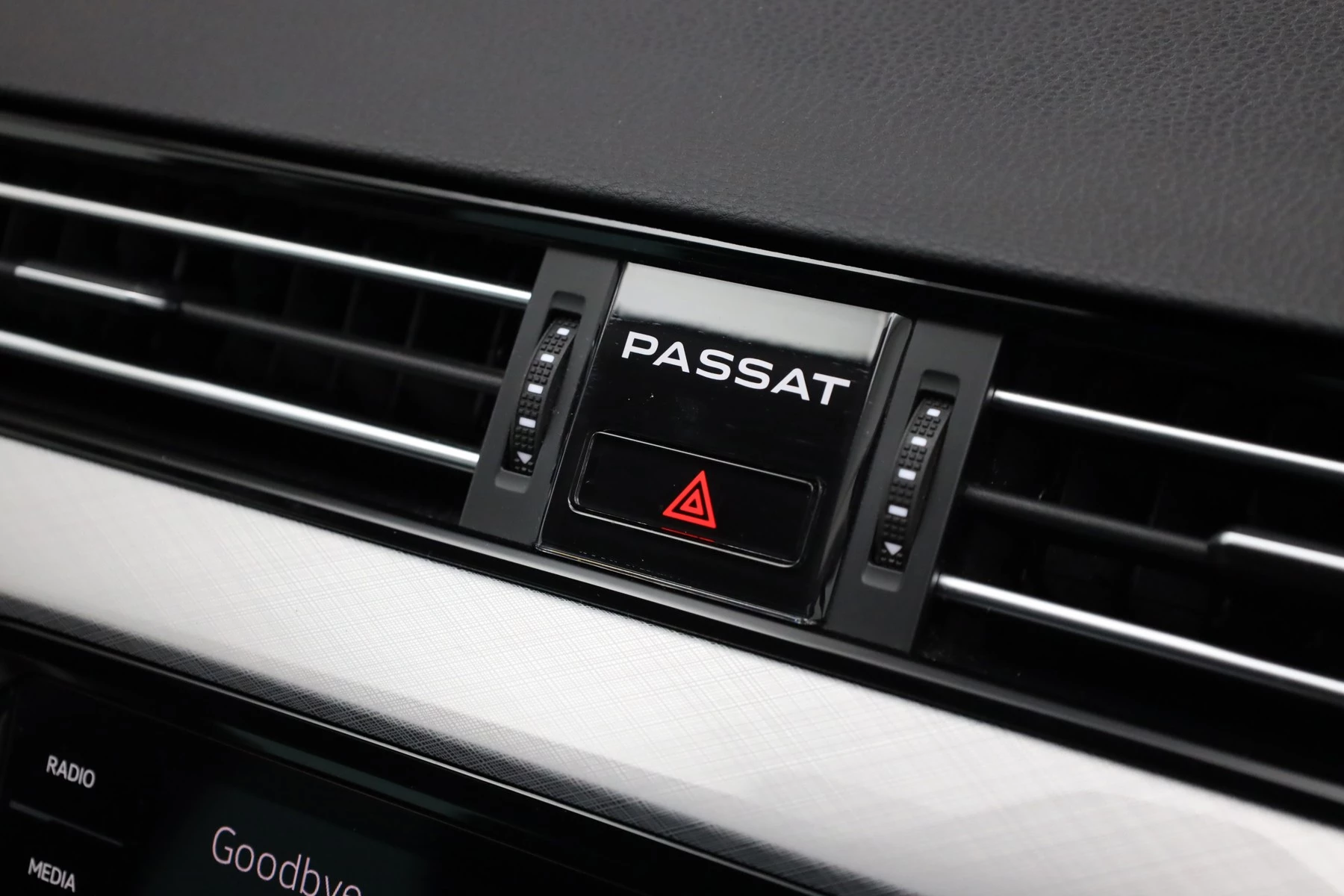 Volkswagen-Passat-image-33