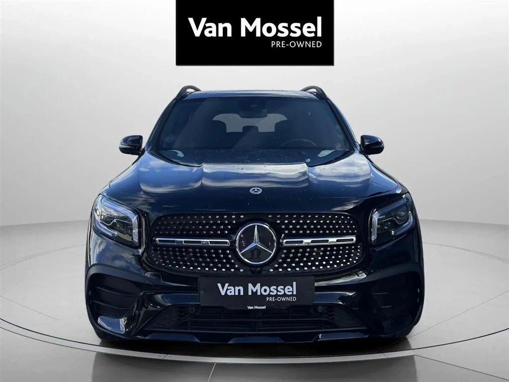 Mercedes-Benz-GLB-image-1