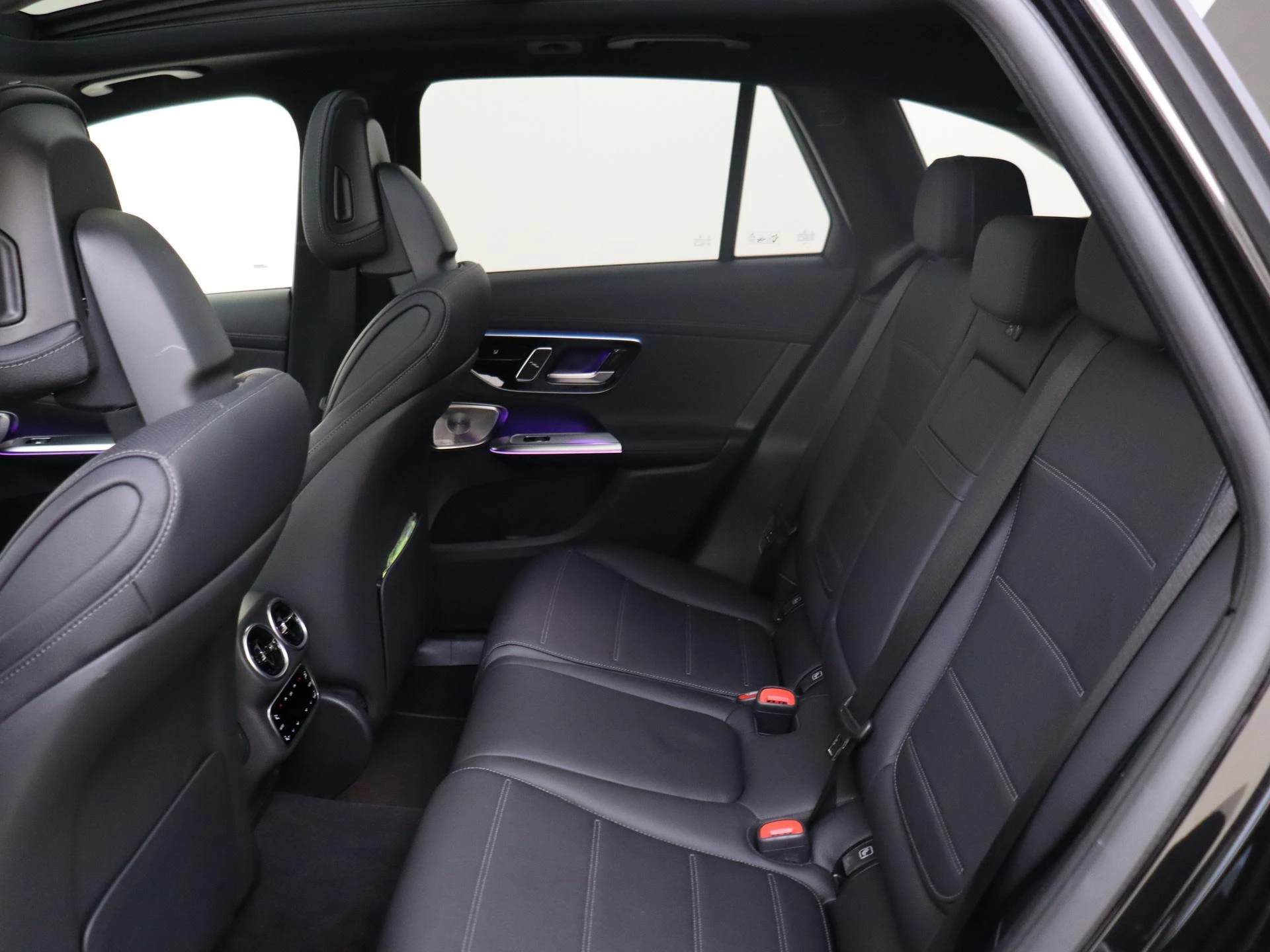 Mercedes-Benz-GLC-image-15