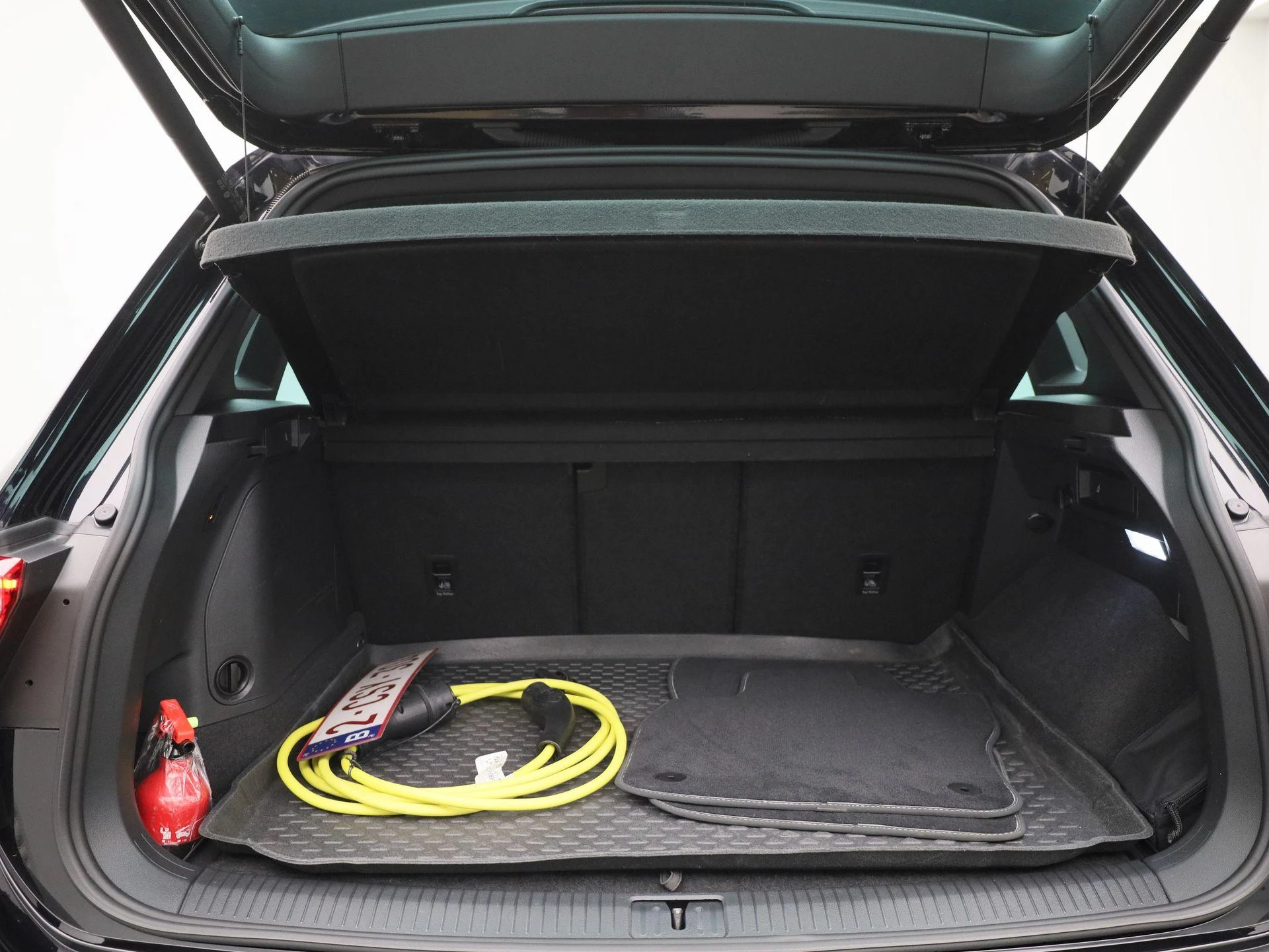 Volkswagen-Tiguan-image-13