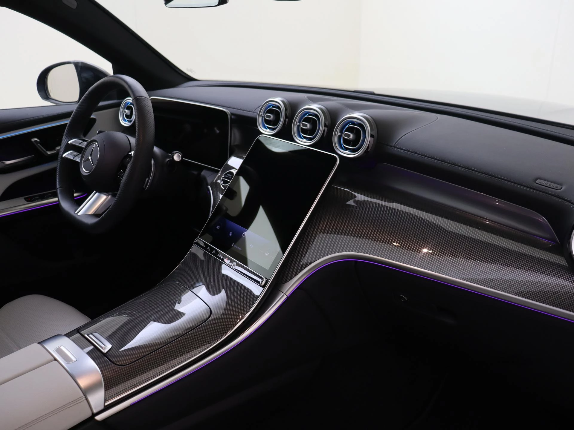 Mercedes-Benz-GLC-image-2