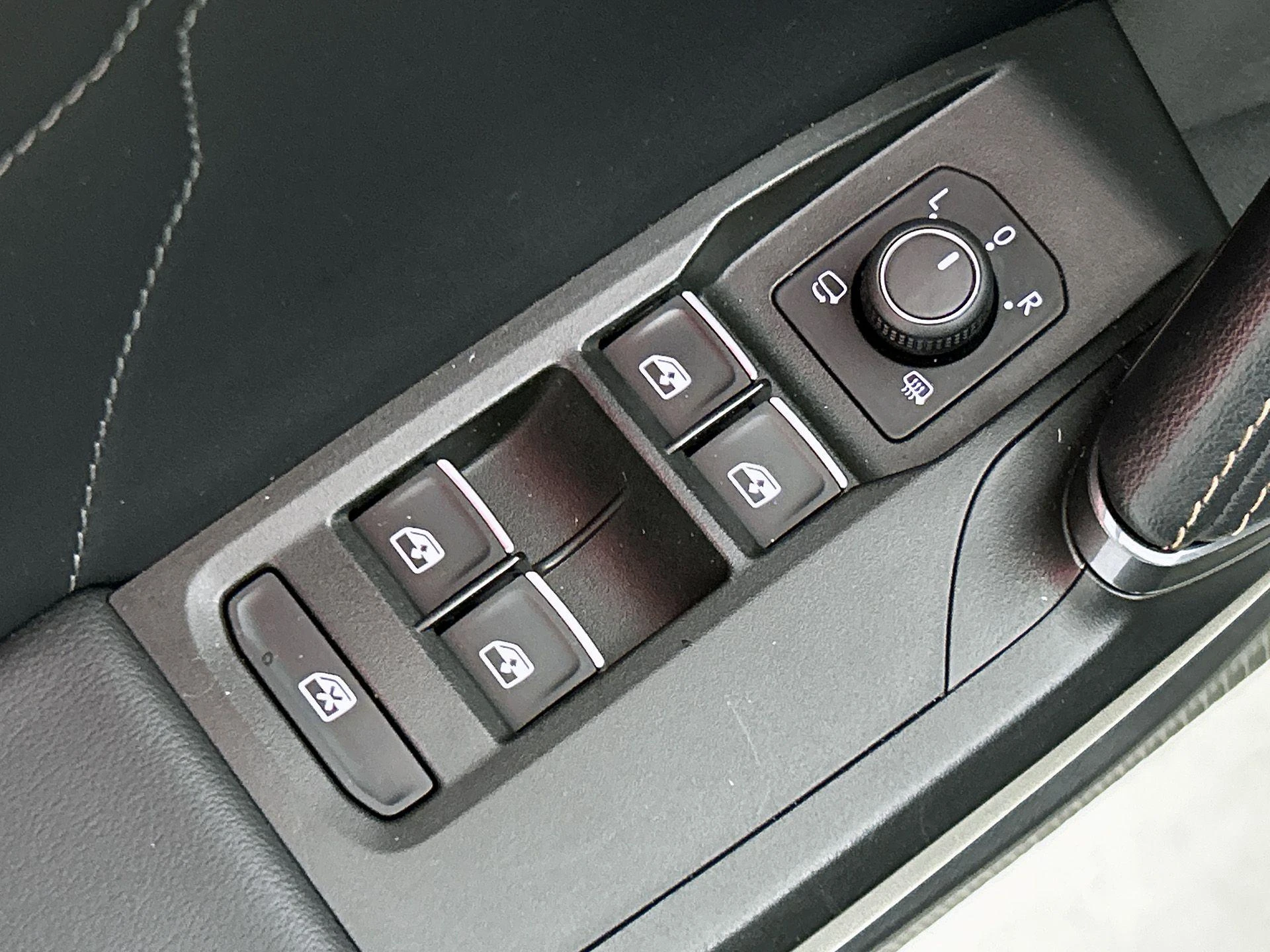 CUPRA Leon 1.5 eTSI Business Edition