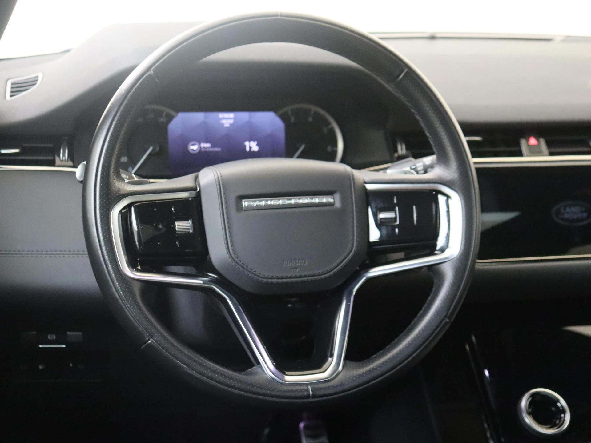 Land Rover-Range Rover Evoque-image-9