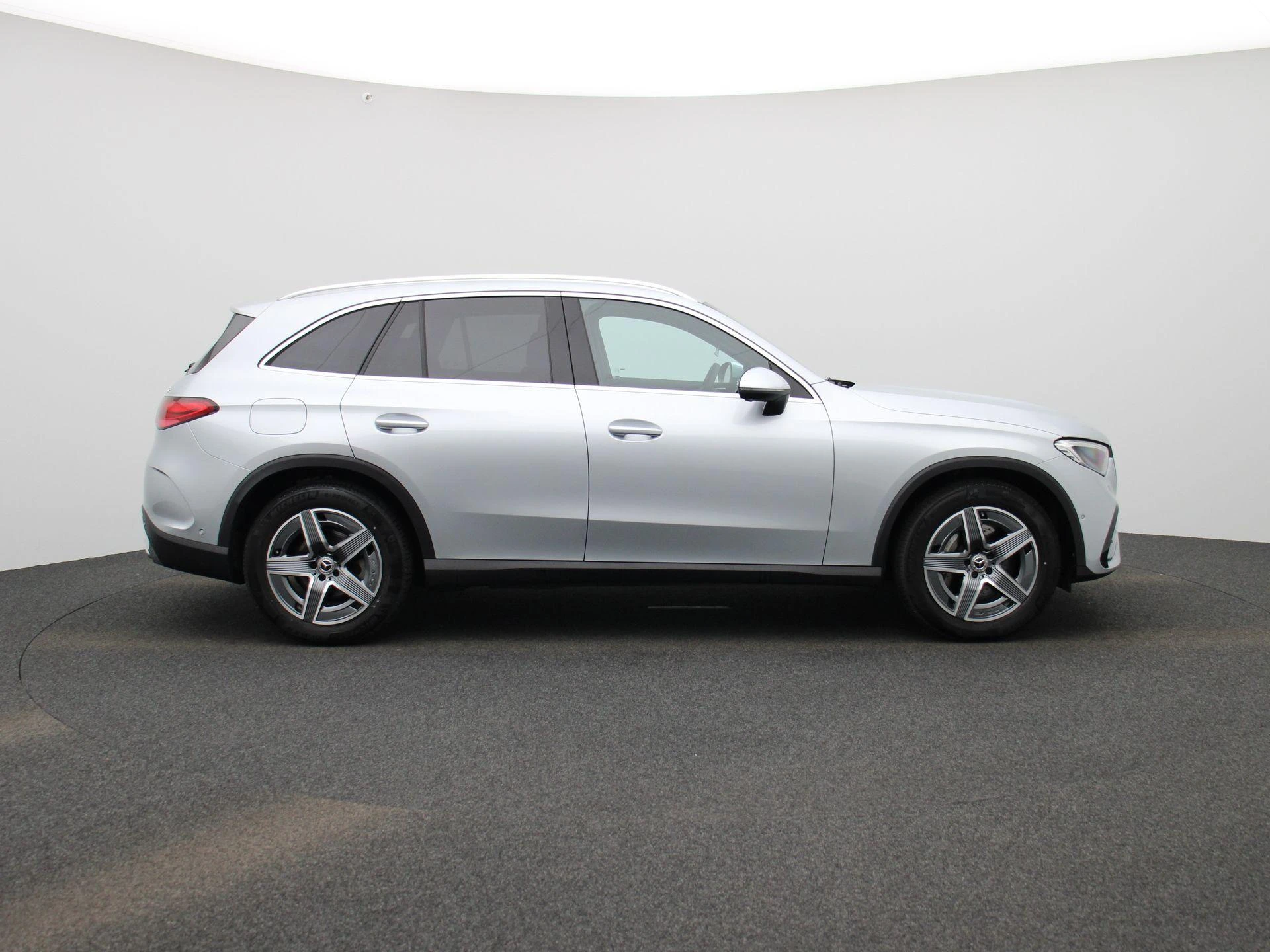 Mercedes-Benz-GLC-image-5