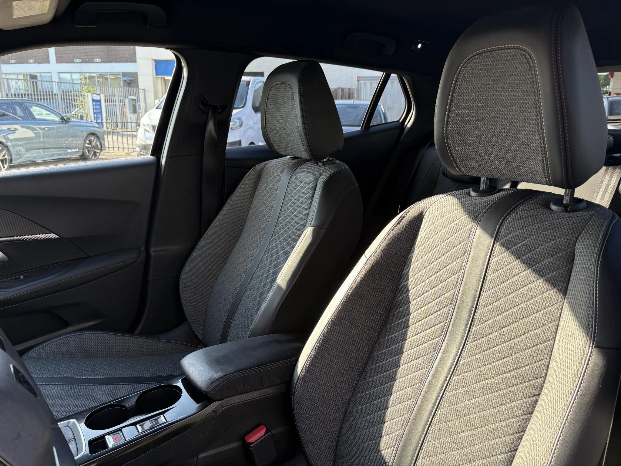 Peugeot-2008-image-9