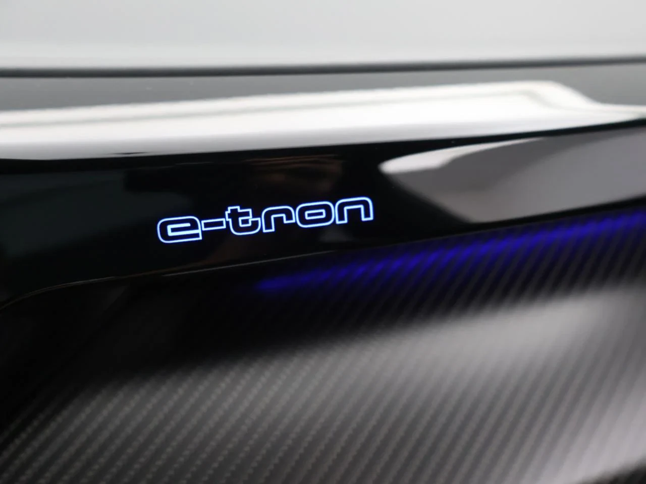 Audi e-tron GT Audi e-tron GT QUATTRO 476PK *AUTOMAAT*LEDER*PANODAK*SPORTZETESL*B&O*CAMERA*ACC*NAVI*APP-CONNECT*...*