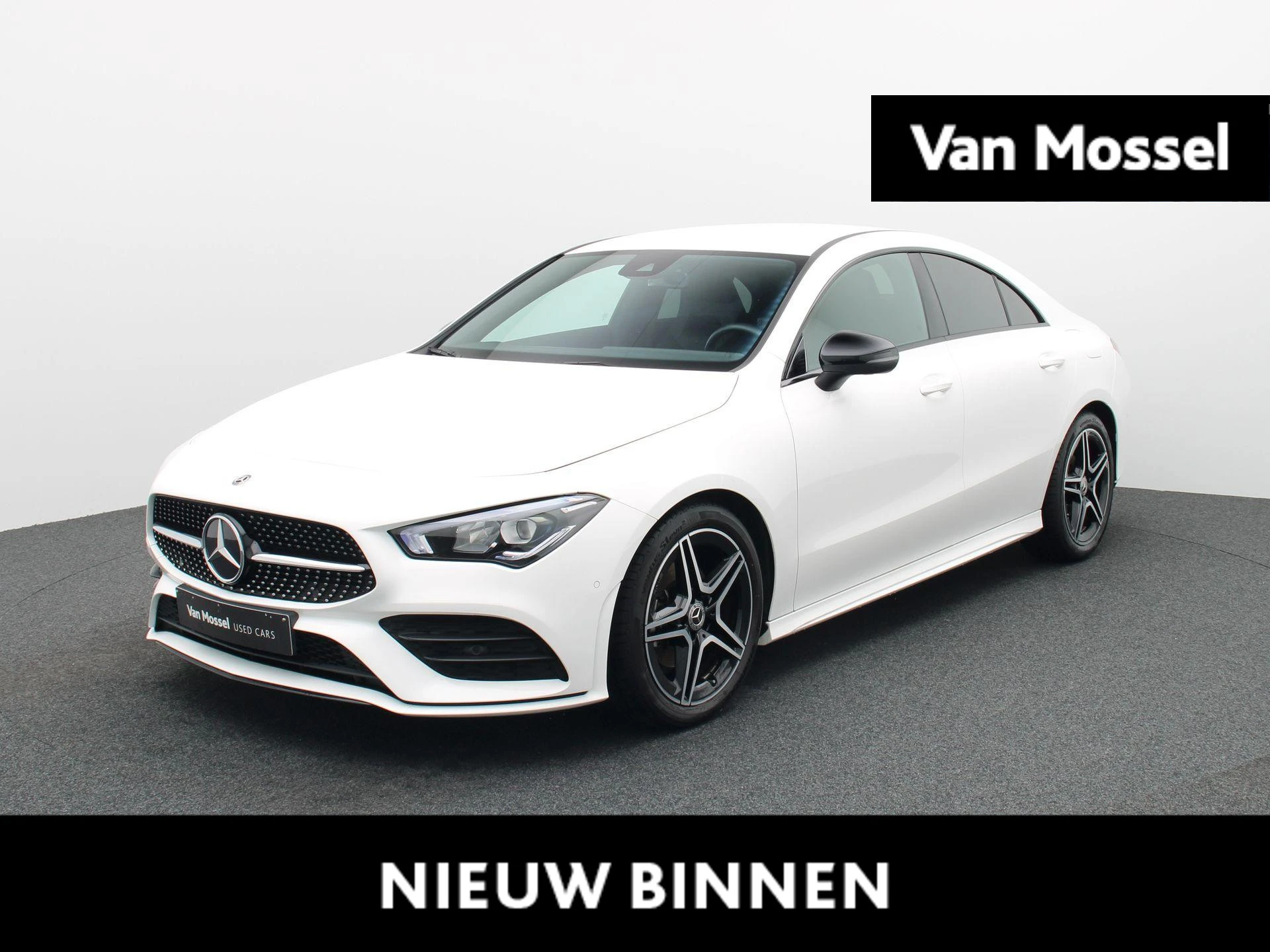 Mercedes-Benz-CLA-image-0