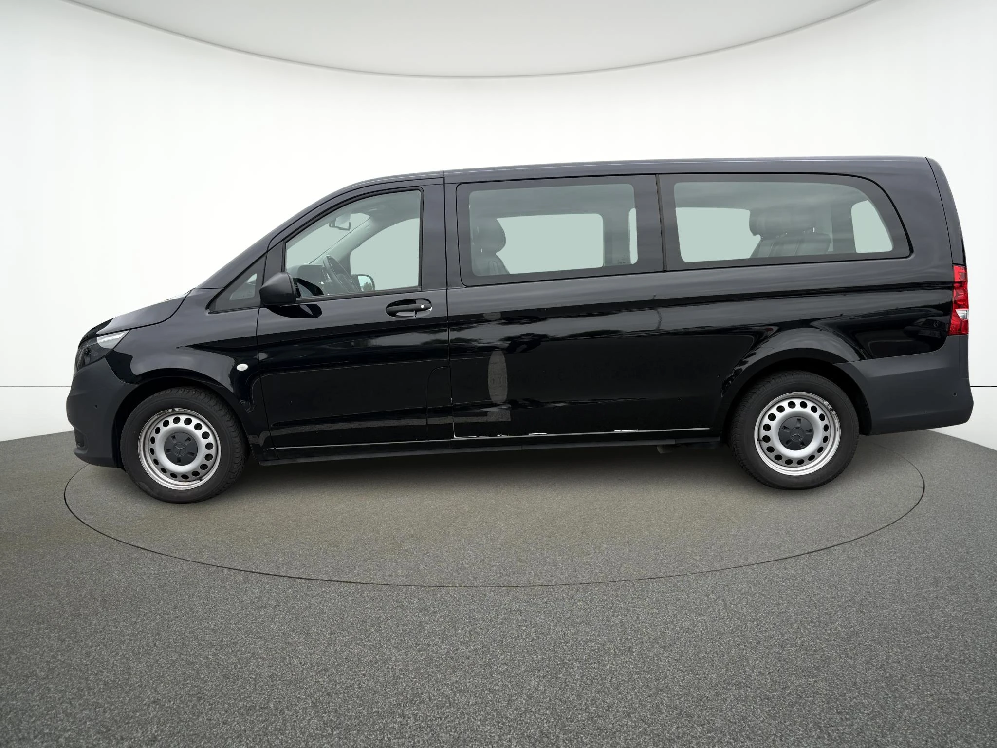 Mercedes-Benz-Vito-image-2