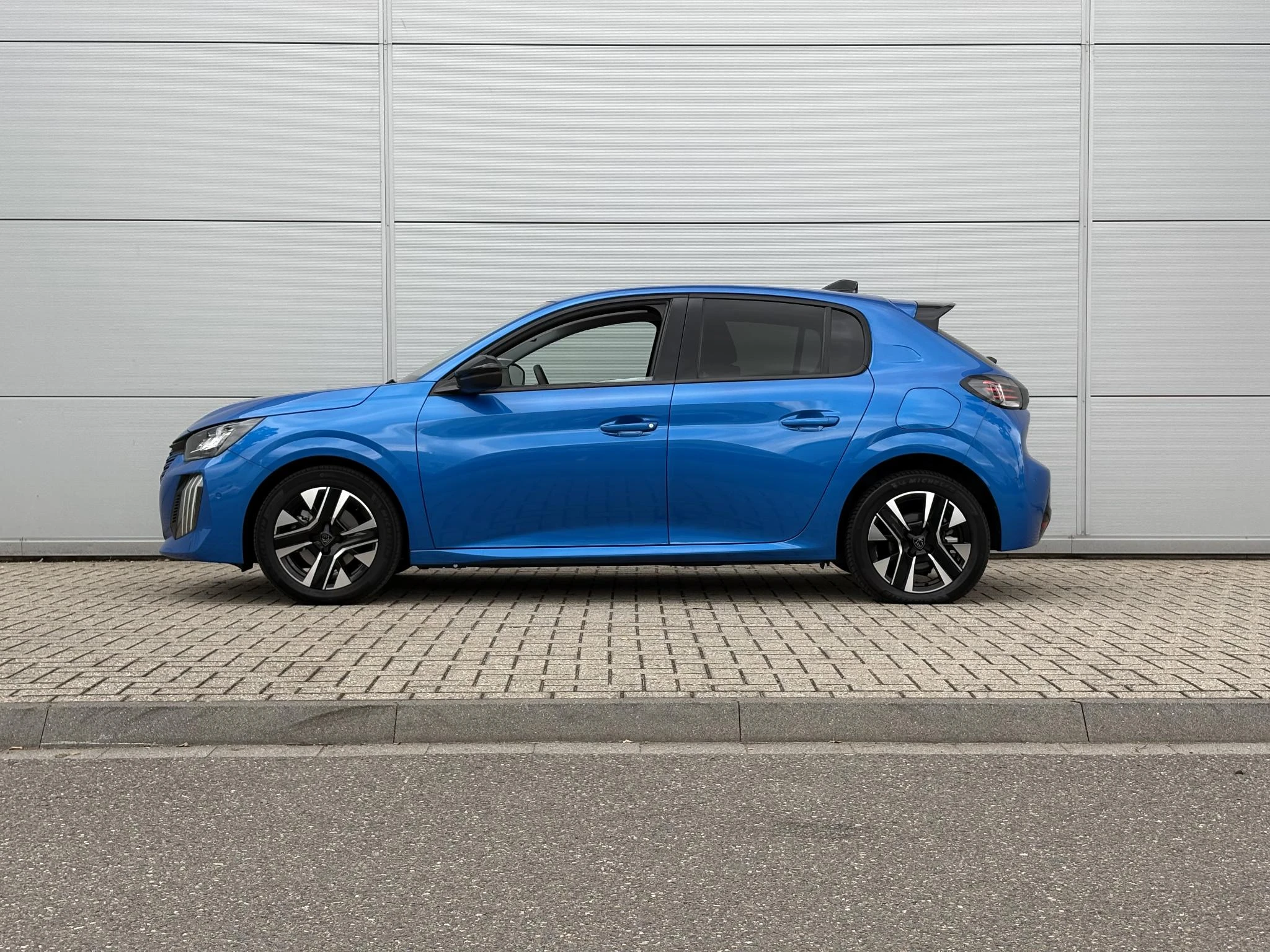 Peugeot-208-image-1