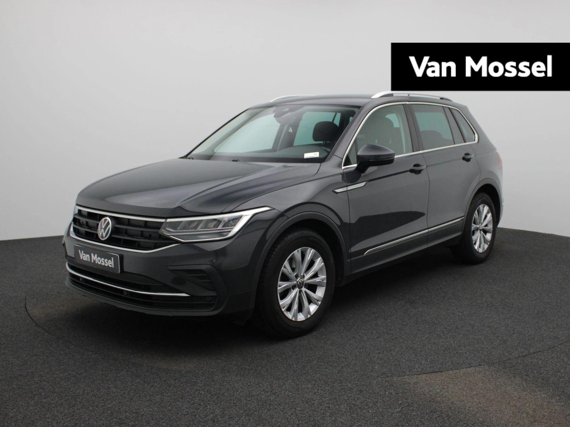 Volkswagen-Tiguan-image-0