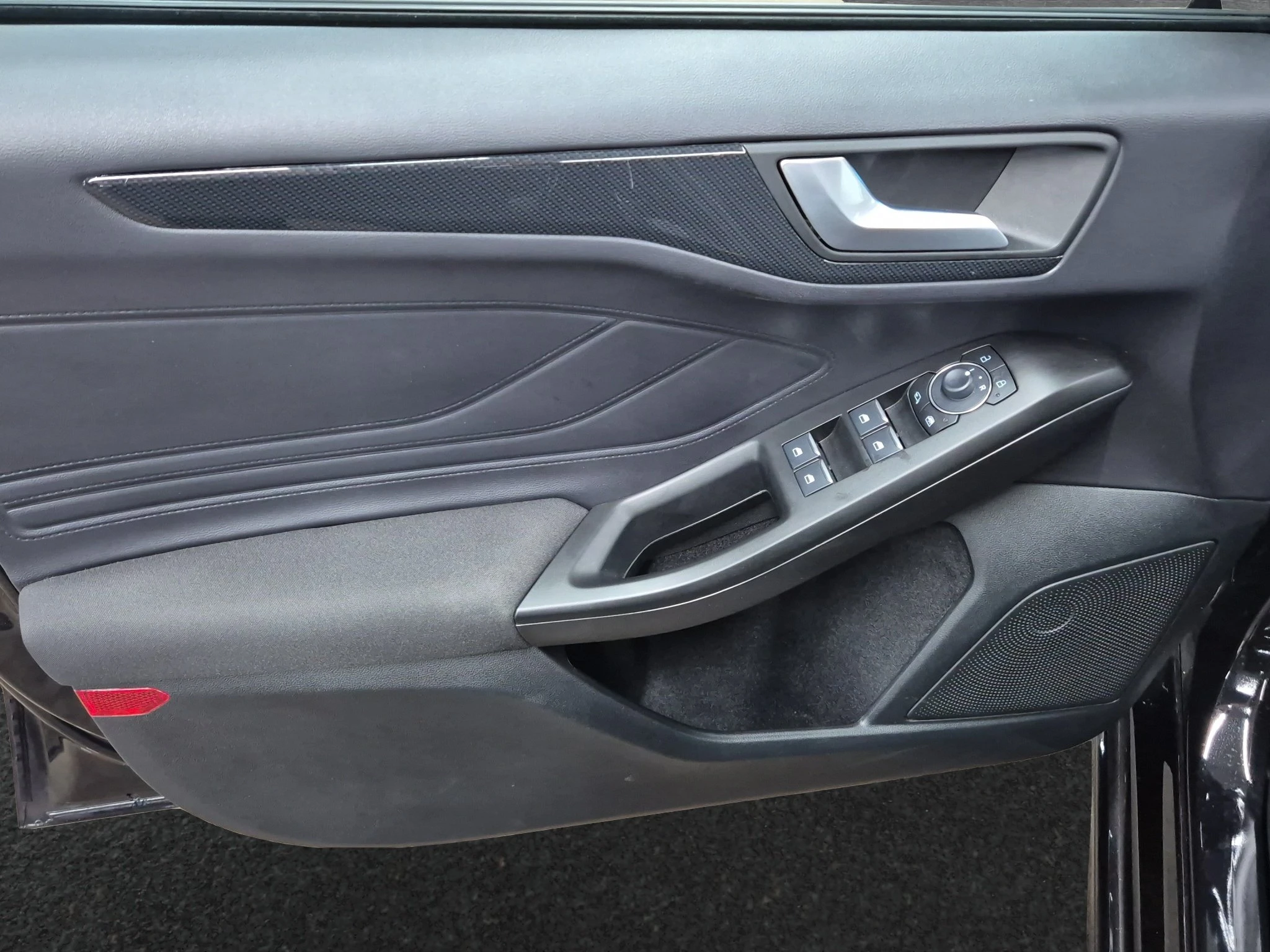 Ford Focus ST-Line X Turnier Aut.*AHK*ACC*HUD*KAM*NAVI*WINTER-PKT.