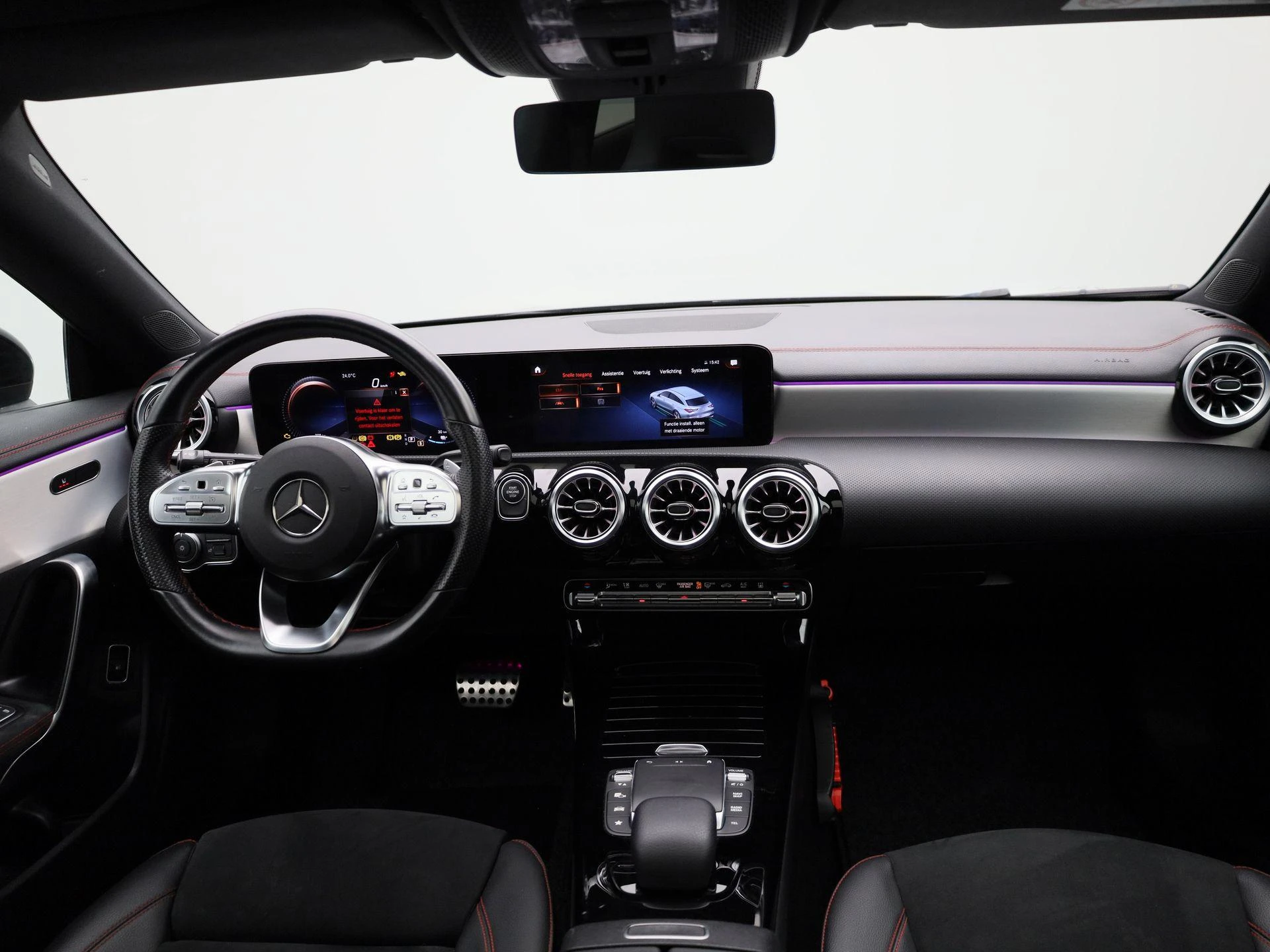 Mercedes-Benz-CLA-image-39