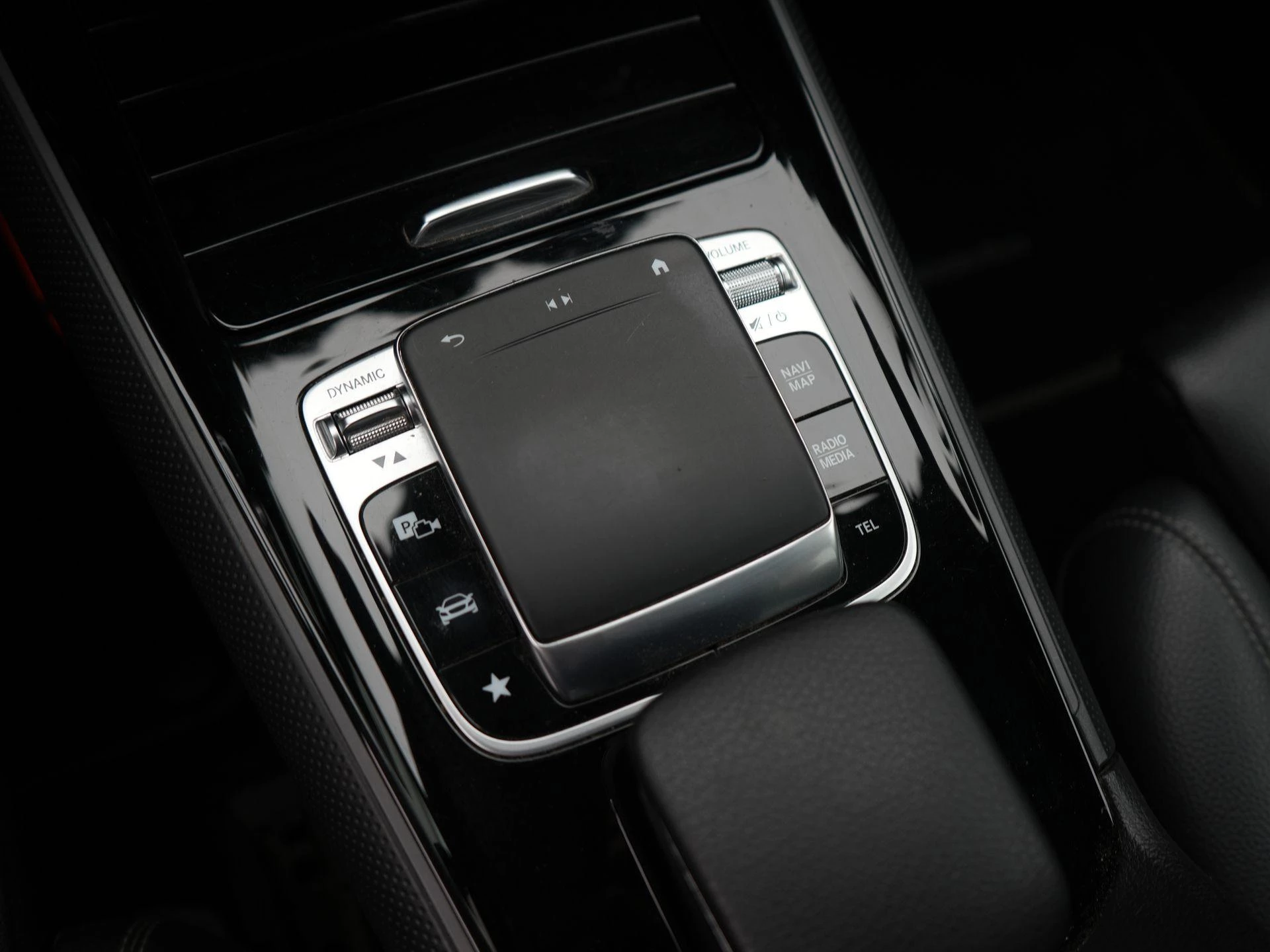 Mercedes-Benz-GLB-image-30