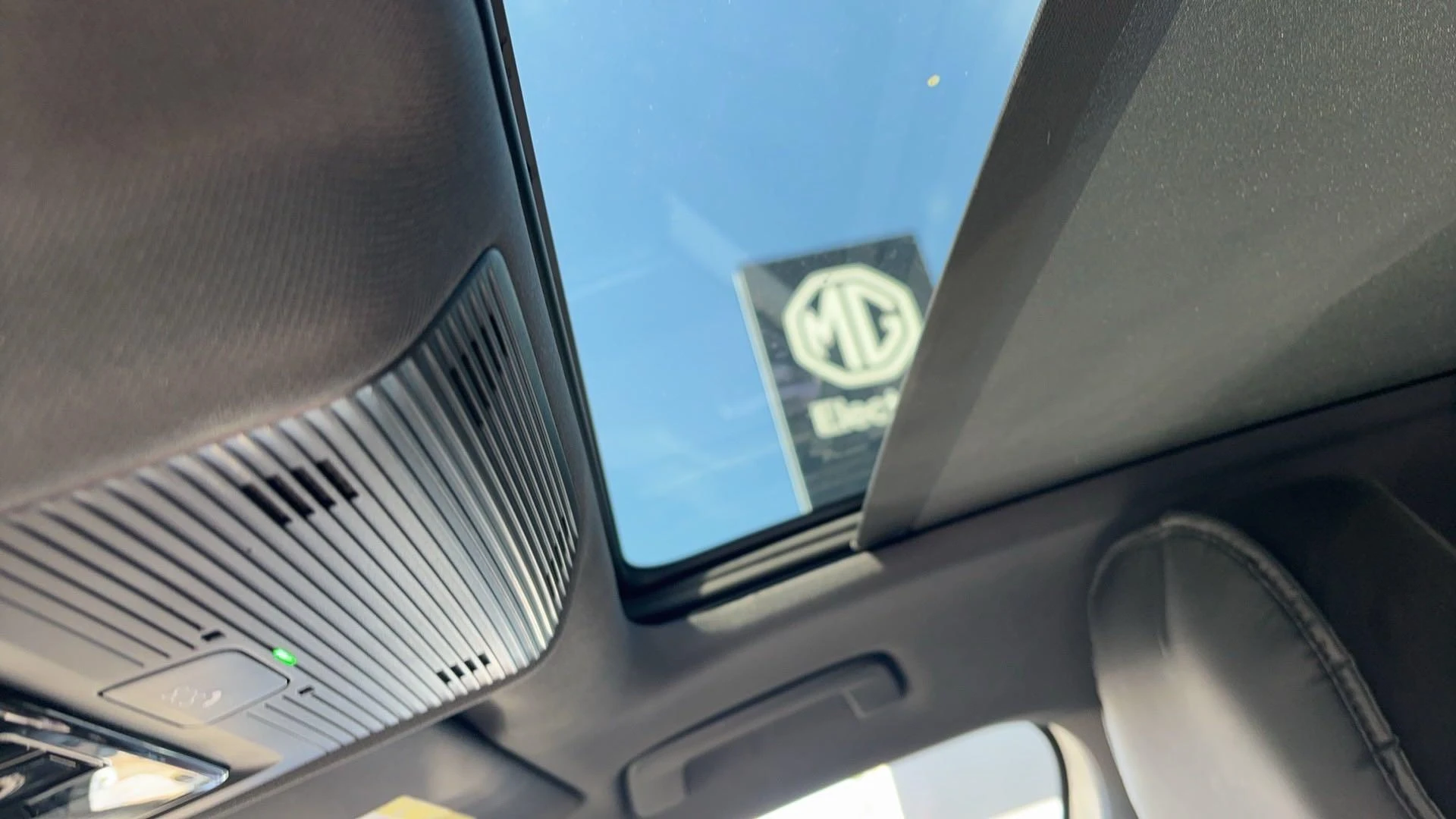 Volkswagen-Tiguan-image-7