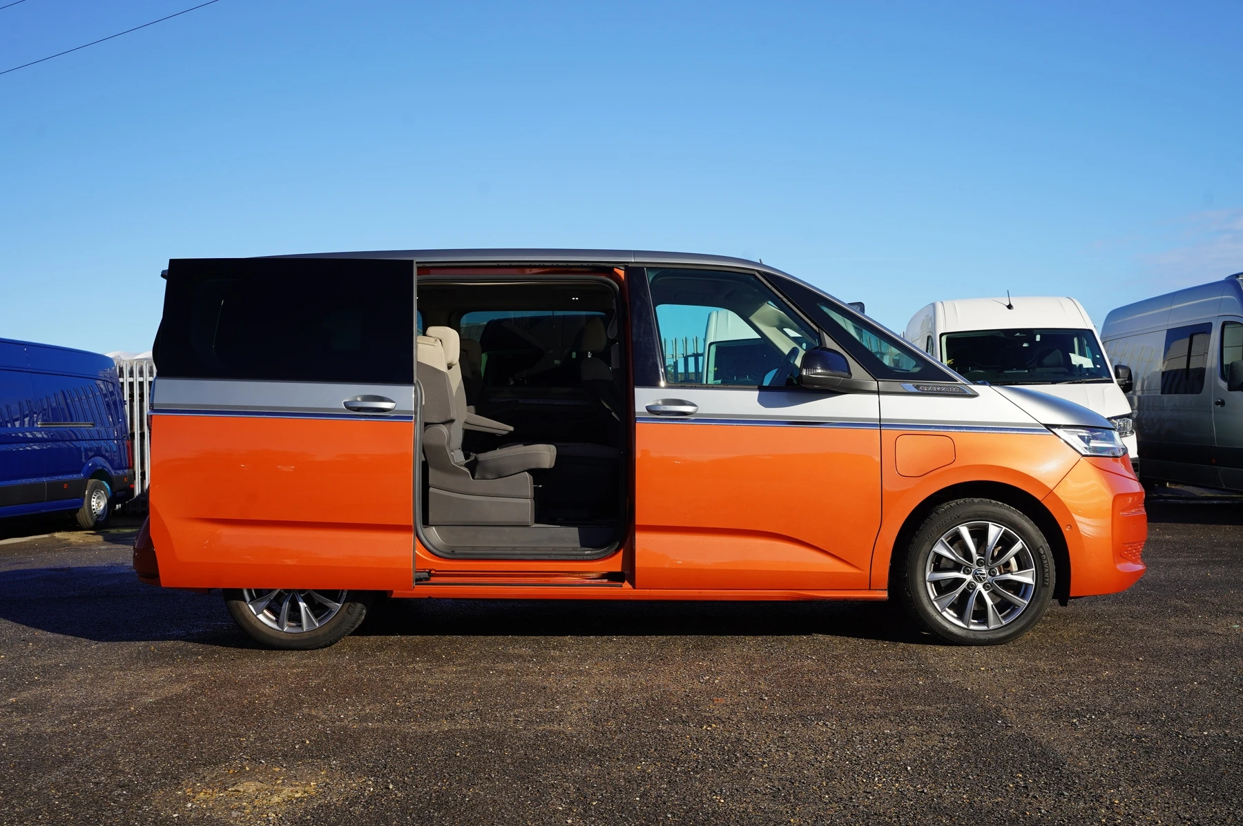 Volkswagen-Multivan-image-29
