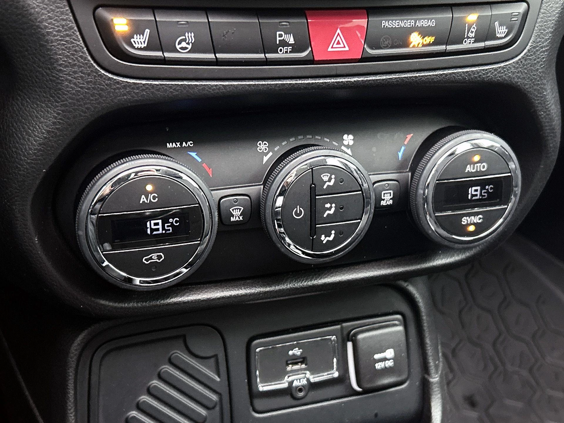 Jeep-Renegade-image-18