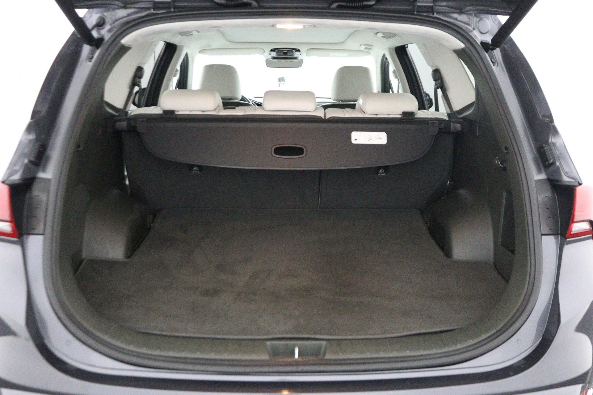 Hyundai-Santa Fe-image-19