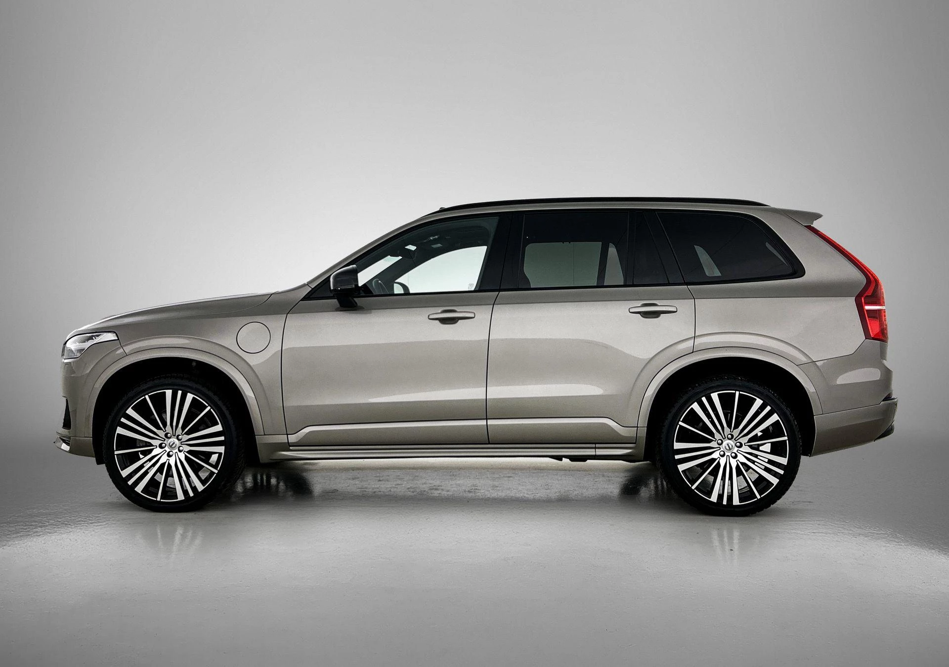 Volvo-XC90-image-1
