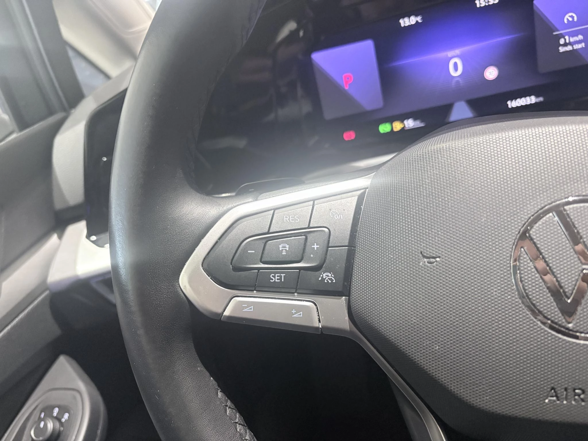 Volkswagen-Golf-image-15
