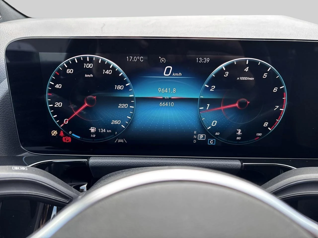 Mercedes-Benz-GLA-image-10