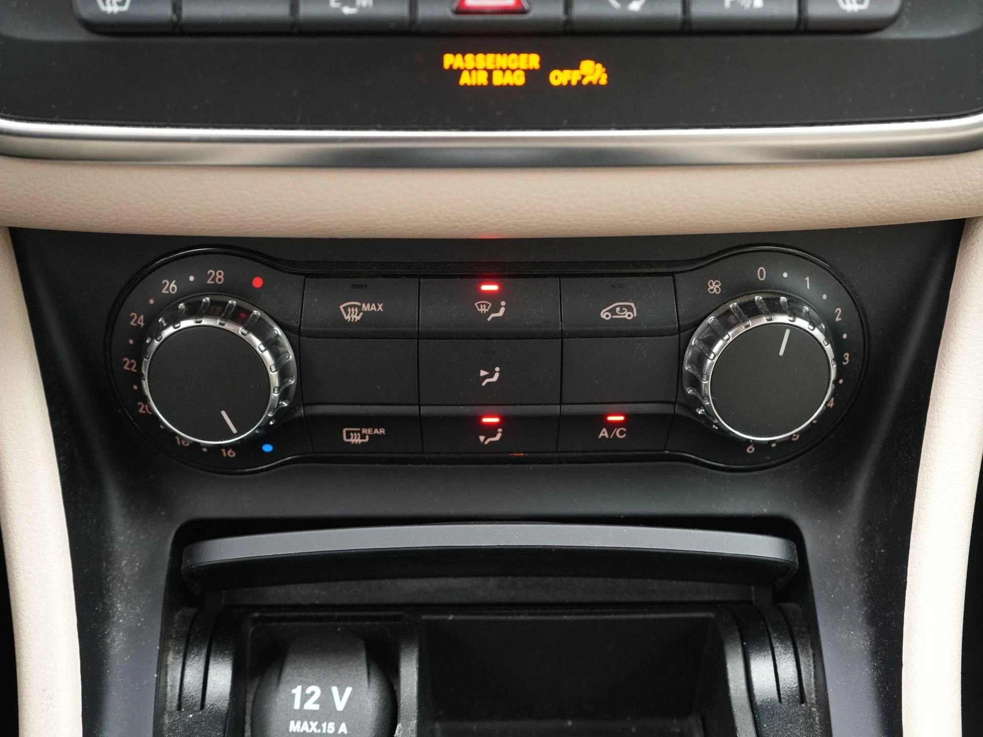Mercedes-Benz-GLA-image-19