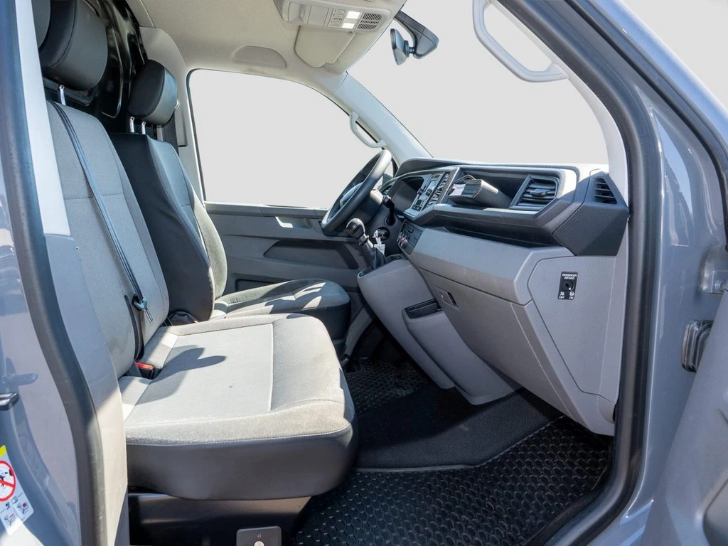 Volkswagen-Transporter-image-7