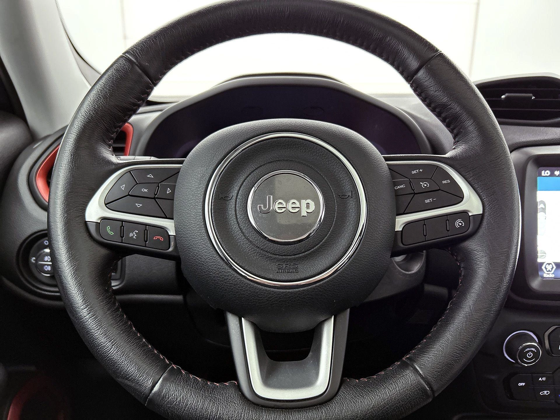 Jeep-Renegade-image-28