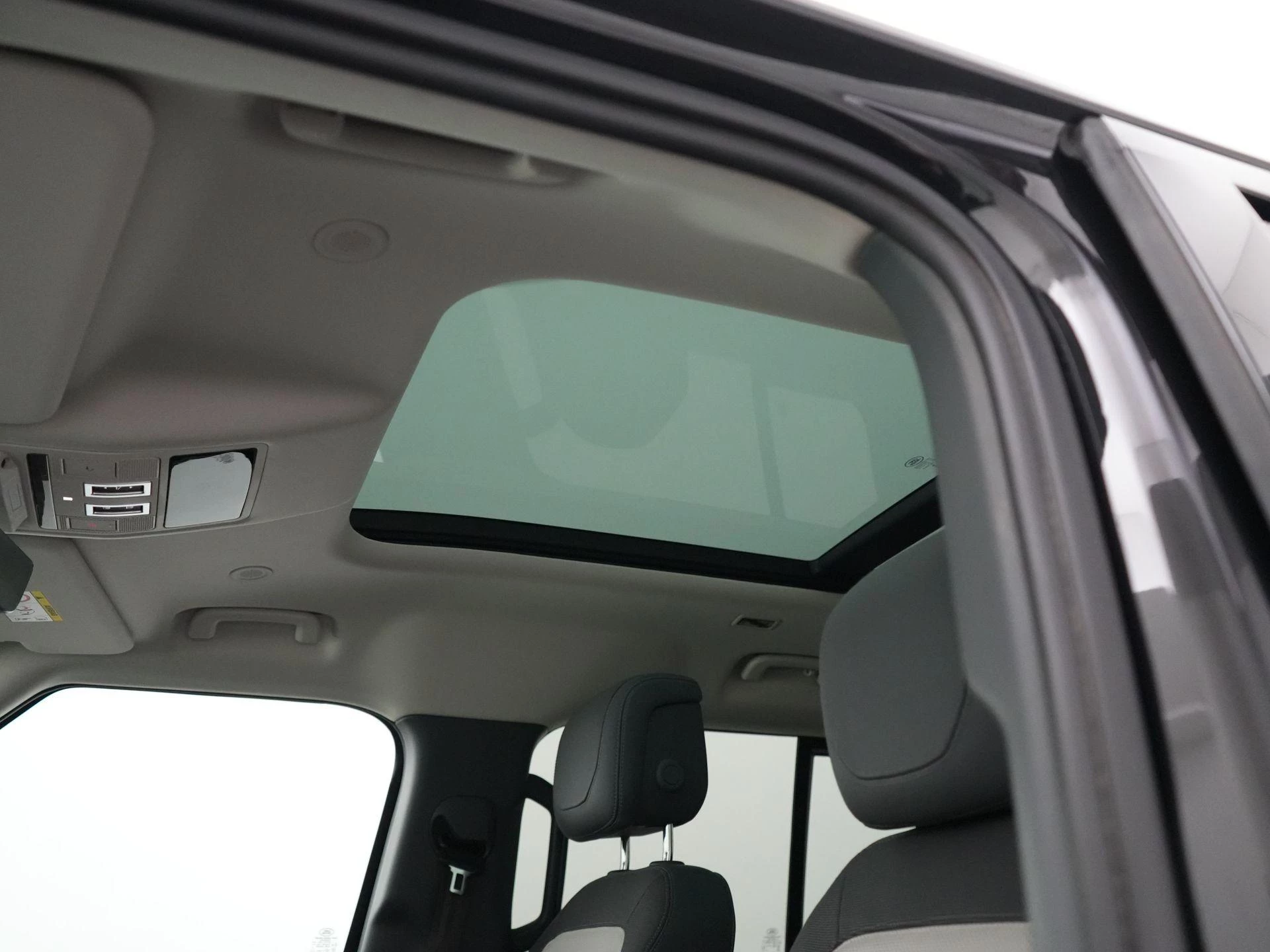 Land Rover-Defender-image-38