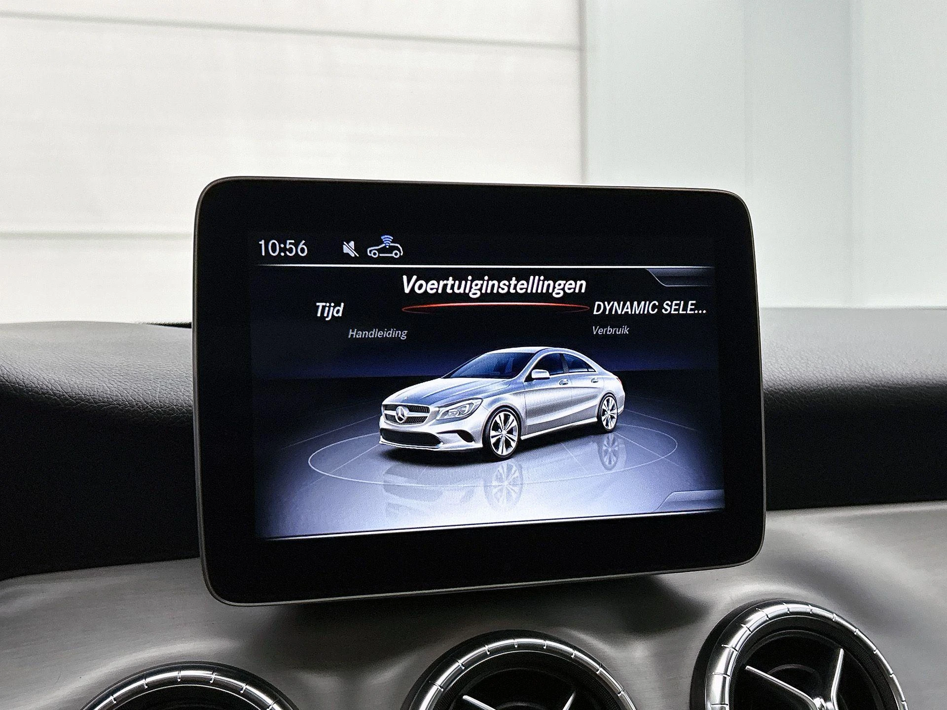 Mercedes-Benz-CLA-image-27