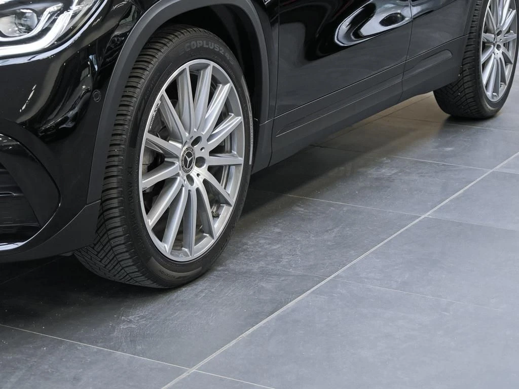 Mercedes-Benz-GLA 200-image-6